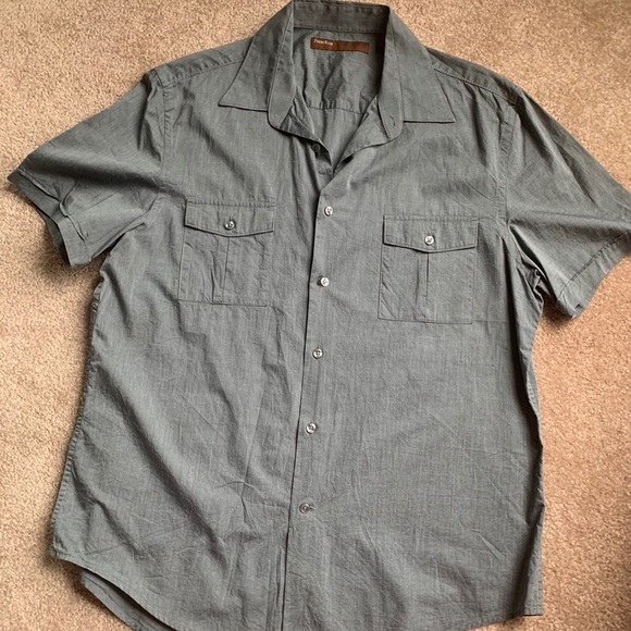 Short sleeve button down shirt - Picture 1 of 4